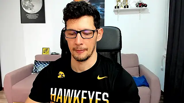 دردشة BrutusK08 الجنسية المباشرة