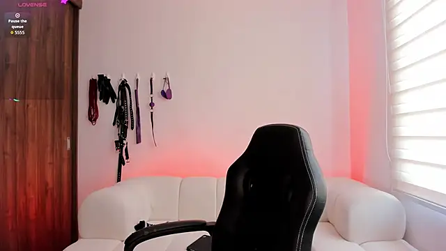 abu_dhabi_21: απευθείας συνομιλία ΧΧΧ