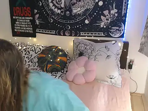 AlienforTwenty Chat XXX live