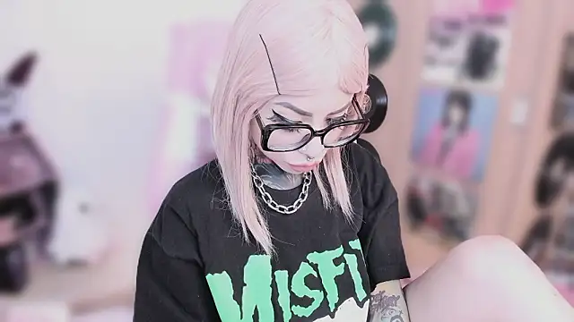 NikkiRamone 现场XXX聊天