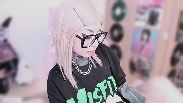 NikkiRamonen Live XXX chat