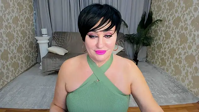 KiraTempt élő XXX-chatje