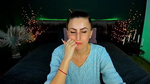 Rebecca_Diamond élő XXX-chatje