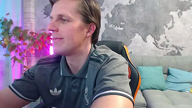 VikingChrisss: διαδικτυακό σόου στην κάμερα