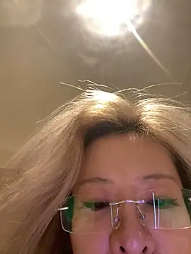 Sunflower-77 在線直播表演