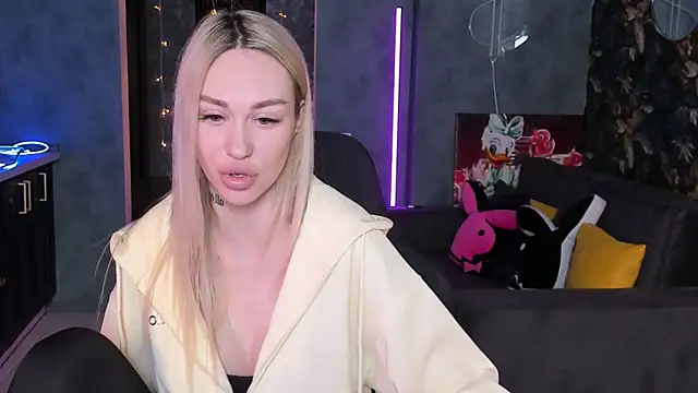 Blckmirrorr's Live XXX Chat