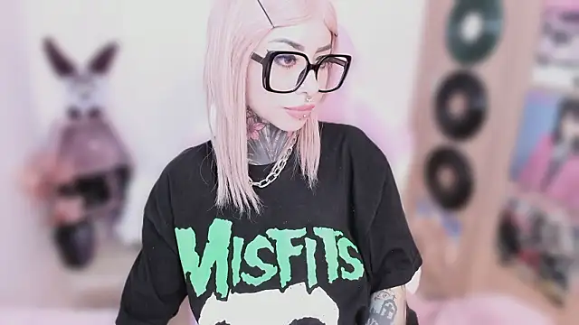 دردشة NikkiRamone الجنسية المباشرة