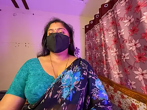 LouleyRanii élő XXX-chatje