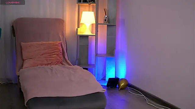 Miky_Lust élő XXX-chatje