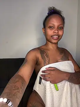 Pokazy przed kamerką – InkLady444