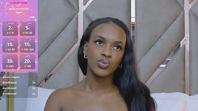 Sally-Noa Live XXX Chat