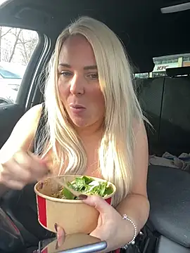 Bustyblondebabe32 Chat XXX in diretta