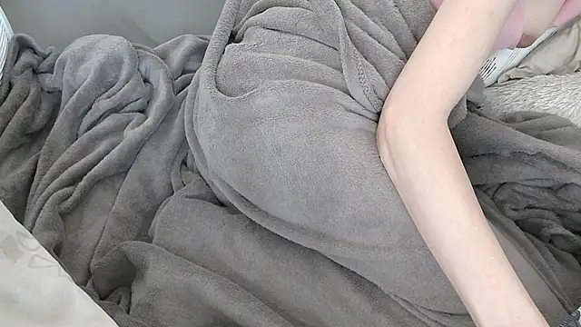 CeriseLapine webcam show