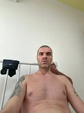 DOMINATOR_SIR-MASTER Show in webcam