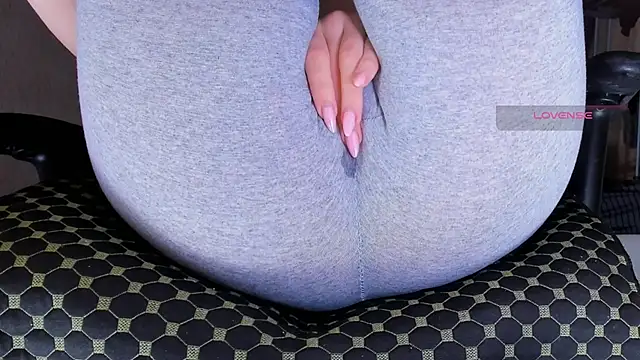 Cameltoe_squirt_inPants: онлайн-секс-чат