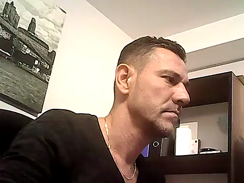 mastercharisma35 Adlı Modelin Canlı XXX Sohbeti