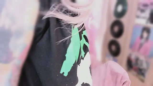 NikkiRamone élő XXX-chatje