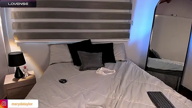 MERIDA_TAYLOR লাইভ XXX চ্যাট