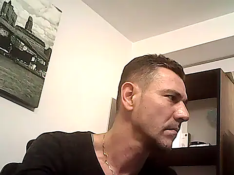 mastercharisma35 Adlı Modelin Canlı XXX Sohbeti