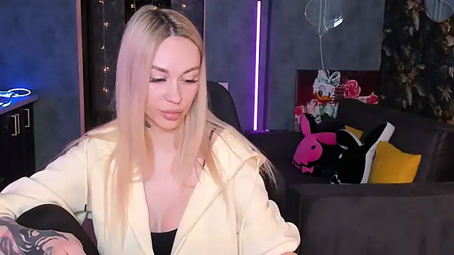 Blckmirrorr: онлайн-секс-чат