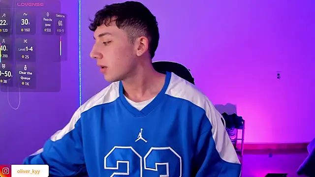 oliver_kyy: απευθείας συνομιλία ΧΧΧ