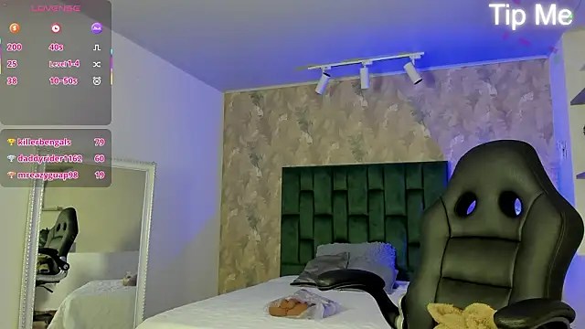 april_dumont: онлайн-секс-чат