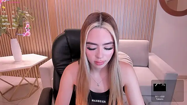 JuanitaClay Adlı Modelin Canlı XXX Sohbeti