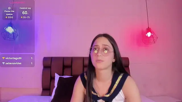 دردشة SophieeMoore الجنسية المباشرة