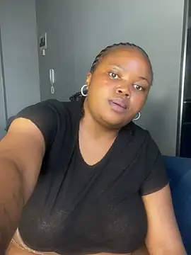 Curveysinaa: онлайн-секс-чат