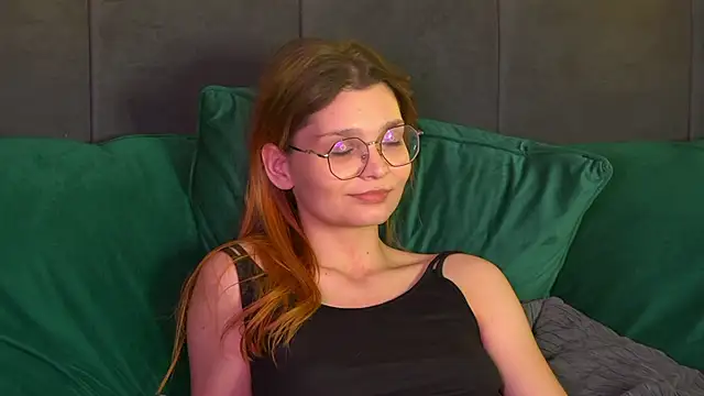 Chatroom XXX en direct de BellaMarebelle