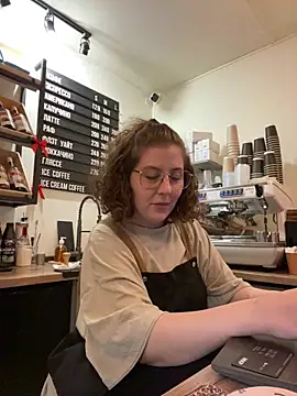 cinnabon_: онлайн-секс-чат