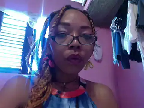 Ladyzee25's Webcam Show
