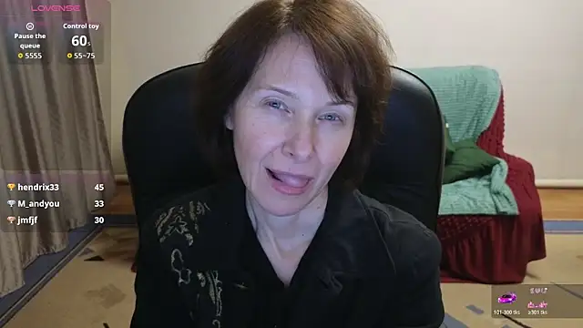 Lia_Tito: διαδικτυακό σόου στην κάμερα