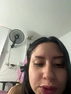 lucy_grey25 现场XXX聊天