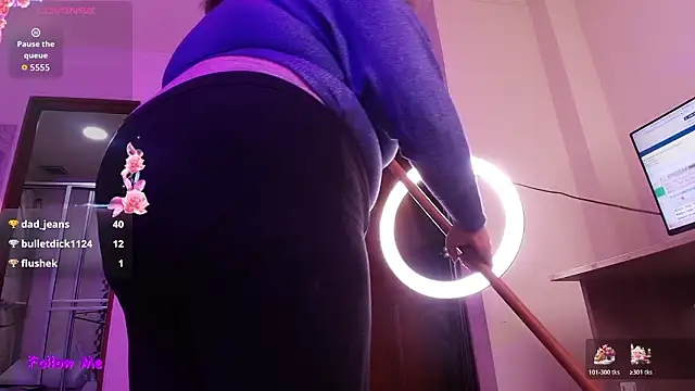 _Emily_rosee_'s Live XXX Chat