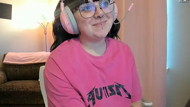 cute_aggro_gamer_girl: онлайн-секс-чат