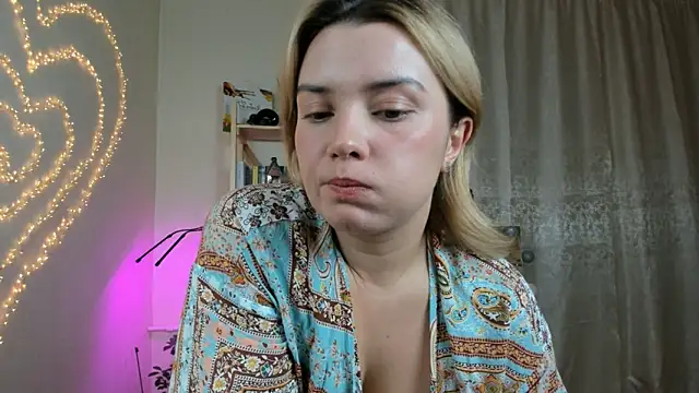 BrightDani Adlı Modelin Canlı XXX Sohbeti