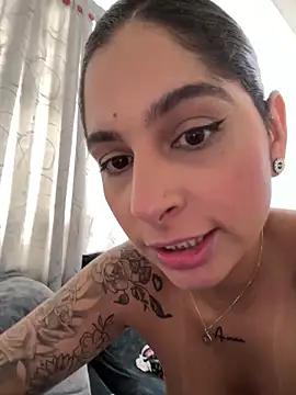 charlotte_stevenss_: онлайн-секс-чат