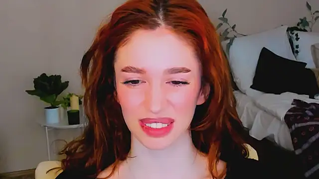 ChristinaConteereeのライブXXXチャット