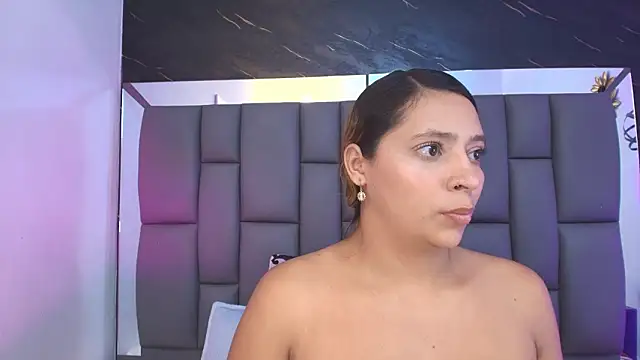 Živý XXX chat _MiaBrown_