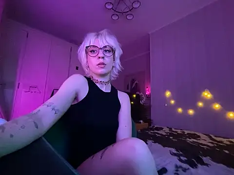 _Moonlight_t élő XXX-chatje