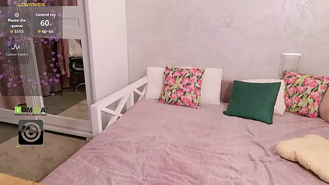 KellyKleine – Naživo XXX chat