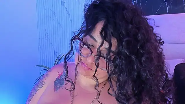 Reginavegaa: онлайн-секс-чат