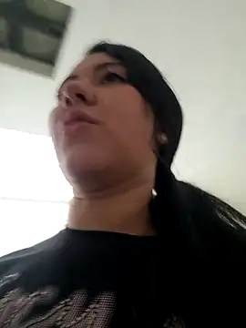 LuciaTomson Adlı Modelin Canlı XXX Sohbeti