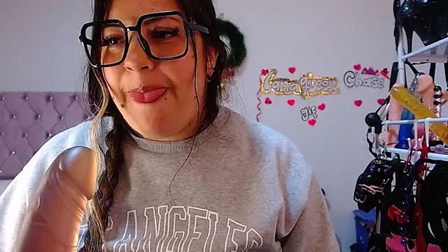 lanaqueen699 Adlı Modelin Canlı XXX Sohbeti