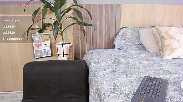 Atenea_Clerk Adlı Modelin Canlı XXX Sohbeti