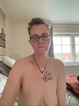 Curvy-Jinxn Webbikameraesitys