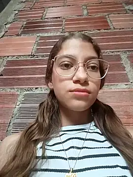 Vanneskk Adlı Modelin Canlı XXX Sohbeti