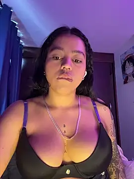 Naiara_sex Adlı Modelin Canlı XXX Sohbeti