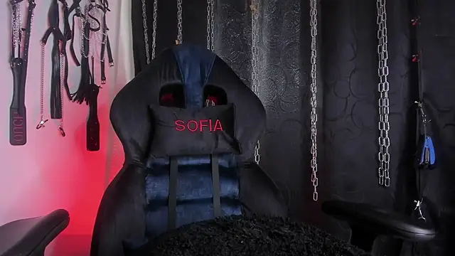 Chat +18 de charrlotte_quinn ao vivo